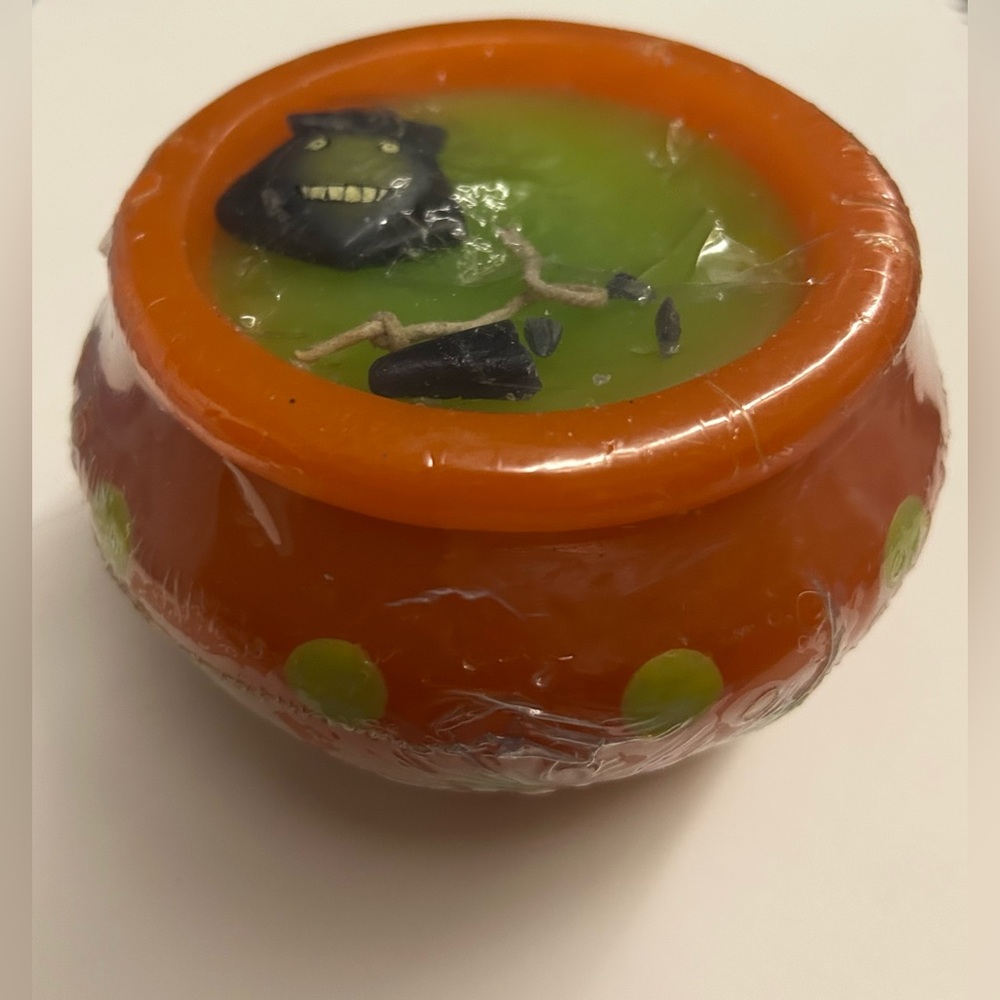 New Halloween Theme Orange Green Caldron Candle Witch Face with Toothy Smile